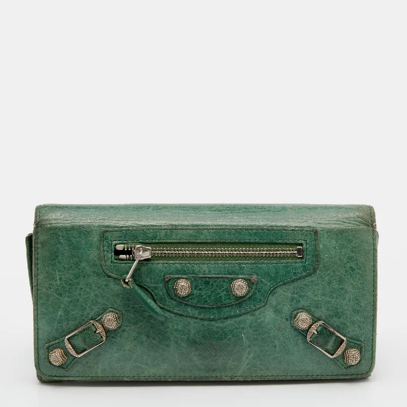Women's money clip with a mirror on the backBalenciaga Vert Poker Leather City Flap Continental Wallet.. Women's money clip with a mirror on the backBalenciaga Vert Poker Leather City Flap Continental Wallet..