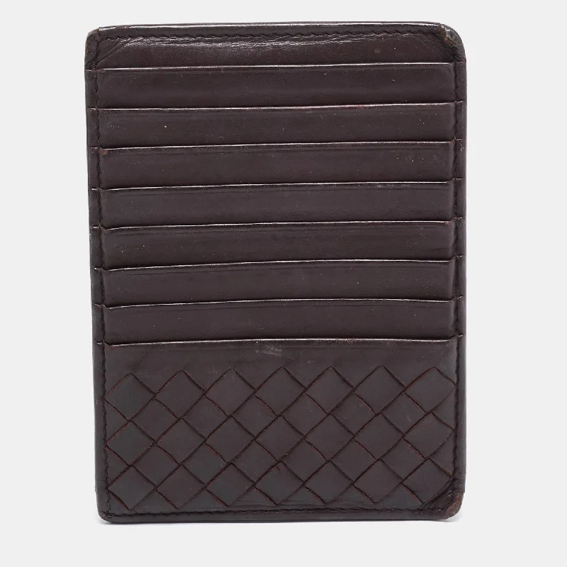 Women's money clip in a pastel color palette​Bottega Veneta Dark Burgundy Intrecciato Leather Zip Card Holder