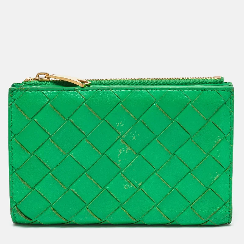 Women's money clip with a personalized monogram​Bottega Veneta Green Intrecciato Leather Bifold Wallet