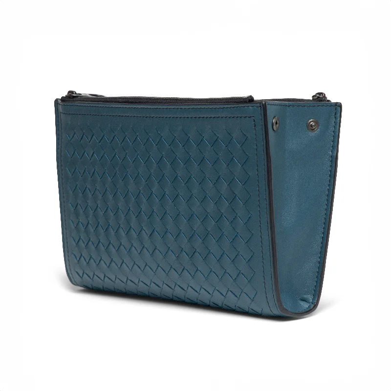Women's money clip for the modern bohemian style​Bottega Veneta Intrecciato Leather Wristlet Bag
