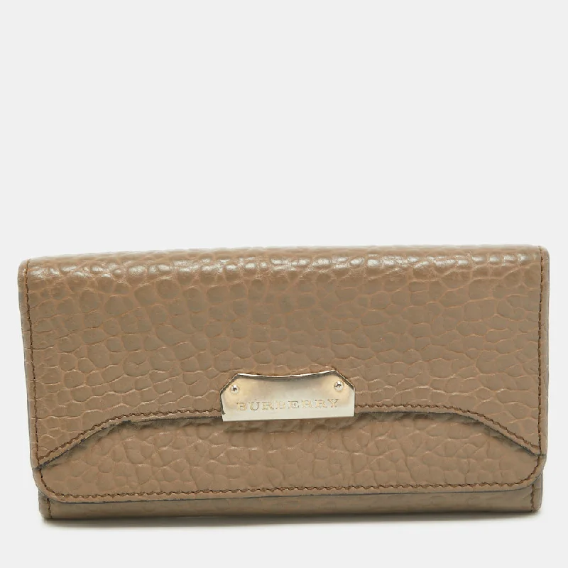 Waterproof women's money clip for beach outings​Burberry Beige Leather Flap Continental Wallet