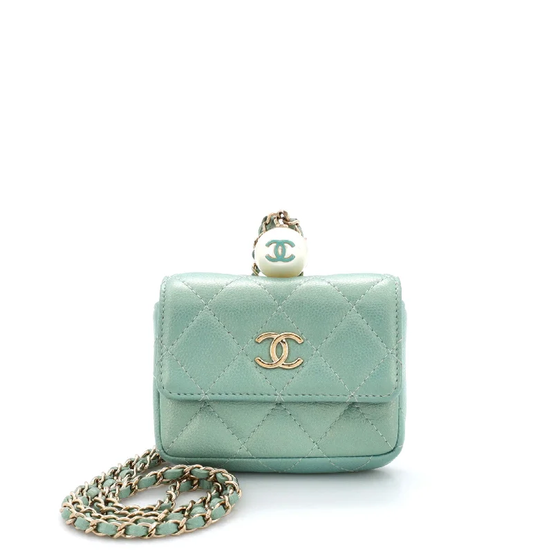 Women's money clip in a trendy geometric shapeCC Pearl Coin Card Holder with Chain Quilted Iridescent Caviar Women's money clip in a trendy geometric shapeCC Pearl Coin Card Holder with Chain Quilted Iridescent Caviar