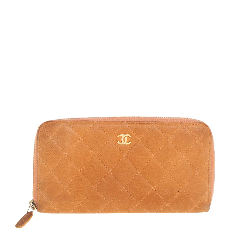 Women's money clip with a secret compartmentChanel Orange Quilted Caviar Suede Cc Zip Around Wallet.. Women's money clip with a secret compartmentChanel Orange Quilted Caviar Suede Cc Zip Around Wallet..
