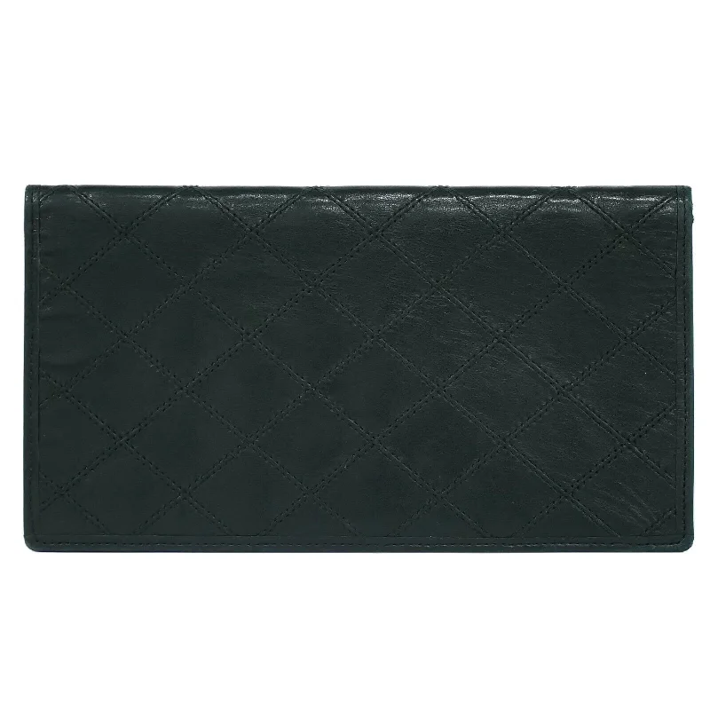 Women's money clip with a swarovski crystal accentChanel Porte Carte Leather Wallet (Pre-Owned) Women's money clip with a swarovski crystal accentChanel Porte Carte Leather Wallet (Pre-Owned)