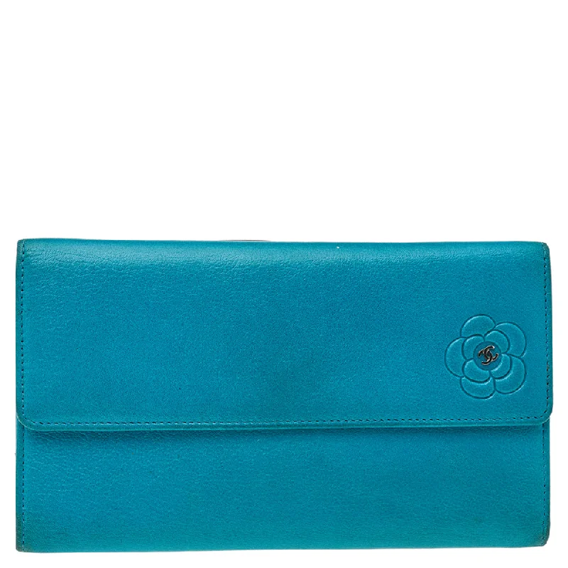 Women's money clip with a personalized engraving option​Chanel Turquoise Leather Cc Camellia Flap Continental Wallet