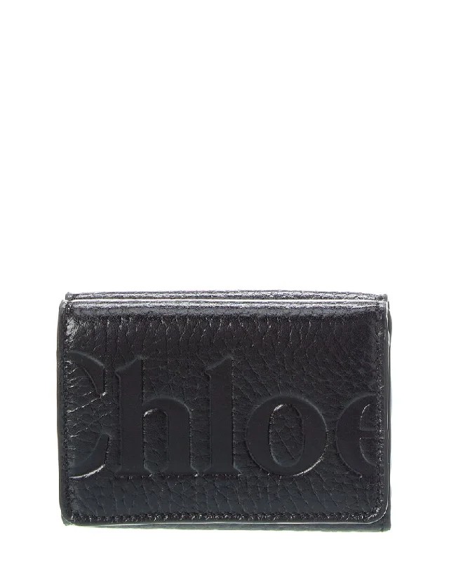 Women's money clip with a leather - wrapped metal coreChloé Logo Leather Trifold Wallet Women's money clip with a leather - wrapped metal coreChloé Logo Leather Trifold Wallet