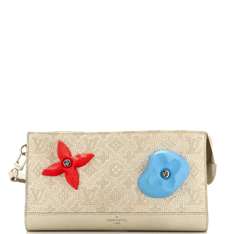 Women's money clip with a mirror on the backClimbing Standing Pouch Limited Edition Monogram Taurillon Leather with Acrylic Women's money clip with a mirror on the backClimbing Standing Pouch Limited Edition Monogram Taurillon Leather with Acrylic