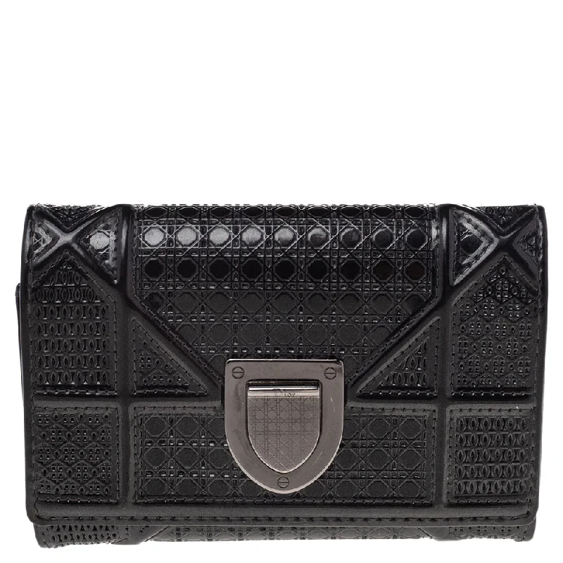 Women's money clip with a built - in card holder​Dior Metallic Grey Micro Cannage Patent Leather Diorama Trifold Wallet..