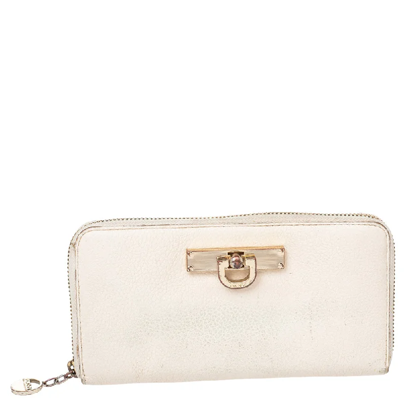 Women's money clip with a magnetic closure​Dkny Cream Leather Zip Around Wallet