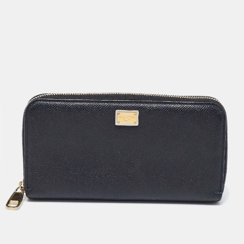 Women's money clip with a fingerprint - resistant finish​Dolce & Gabbana Black Leather Zip Around Wallet