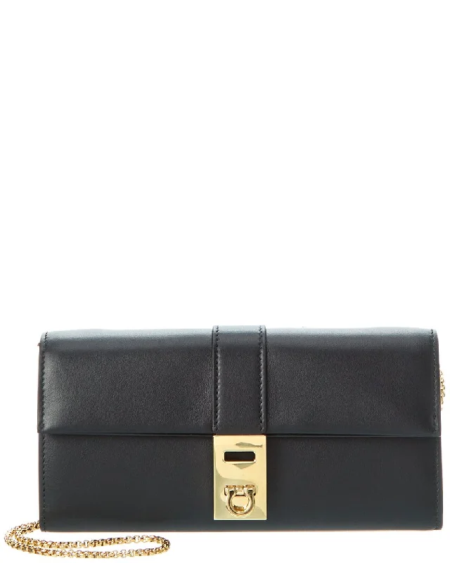 Women's money clip in a trendy geometric shapeFerragamo Hug Leather Wallet On Chain Women's money clip in a trendy geometric shapeFerragamo Hug Leather Wallet On Chain