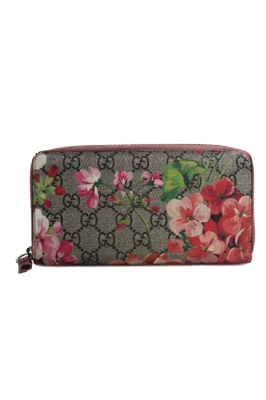 Women's money clip with a scalloped edge​Gucci Womens Monogram Blooms  Canvas Floral Print Zip Around Wallet Multi Colored