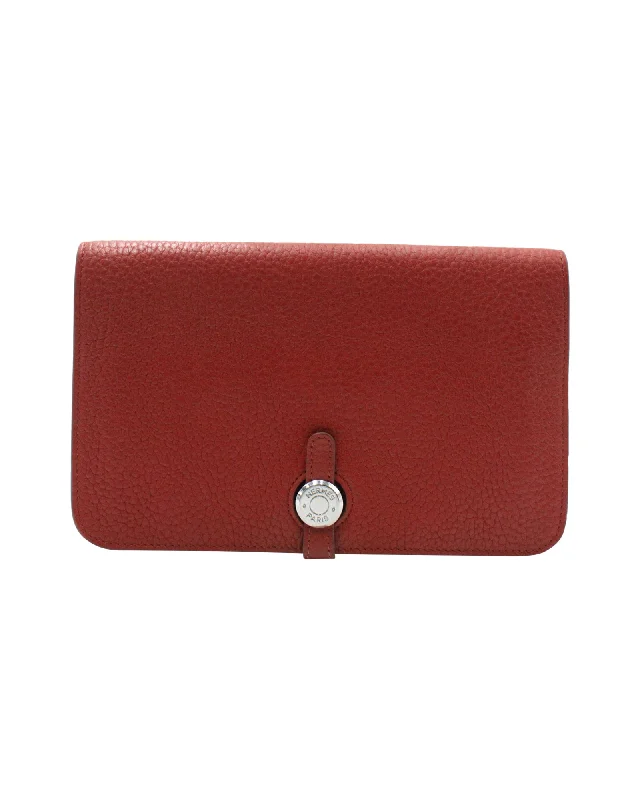 Women's money clip with a personalized monogram​Hermès Dogon Duo Wallet in Red Calfskin Leather