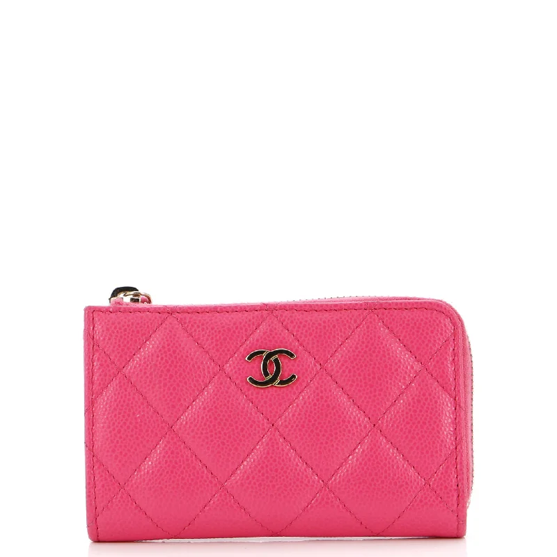 Soft - touch women's money clip for a comfortable grip​Key Pouch Quilted Caviar