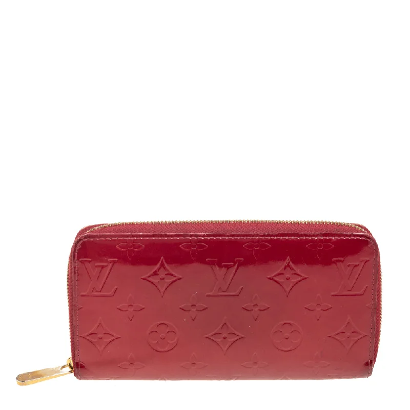 Colorful women's money clip for a pop of styleLouis Vuitton Pomme D’amour Monogram Vernis Zippy Wallet.. Colorful women's money clip for a pop of styleLouis Vuitton Pomme D’amour Monogram Vernis Zippy Wallet..
