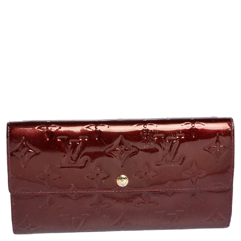 Vintage - style women's money clip for retro enthusiasts​Louis Vuitton Rouge Fauviste Monogram Vernis Sarah Wallet..