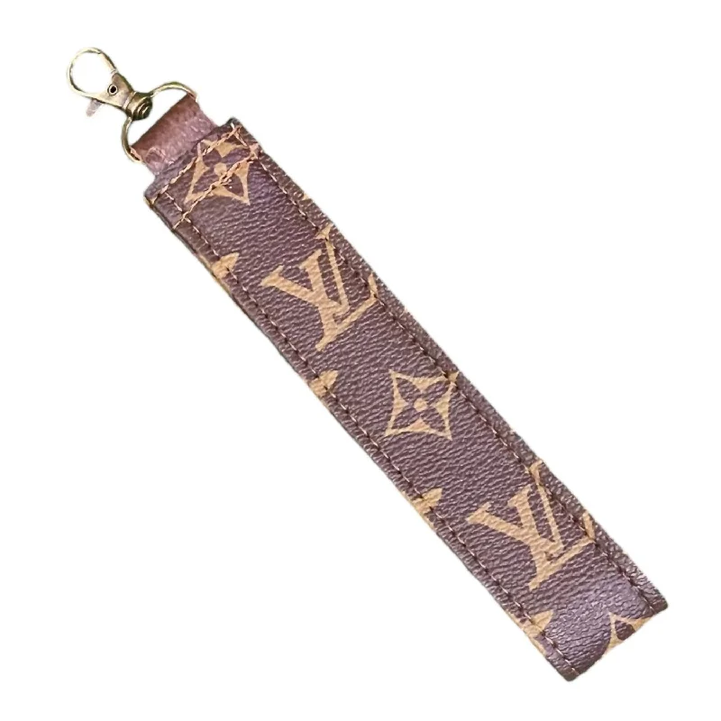 Sustainable women's money clip made from recycled materials​Luxury Wristlet Key Chain Strap In Brown
