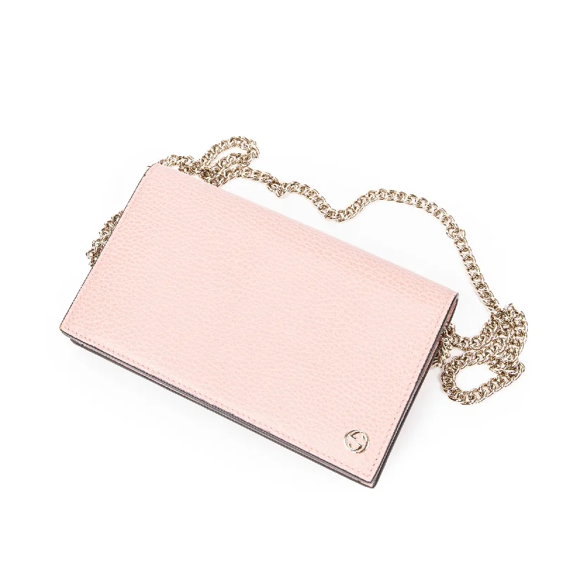 Sustainable women's money clip made from recycled materials​Medium Betty Chain Wallet