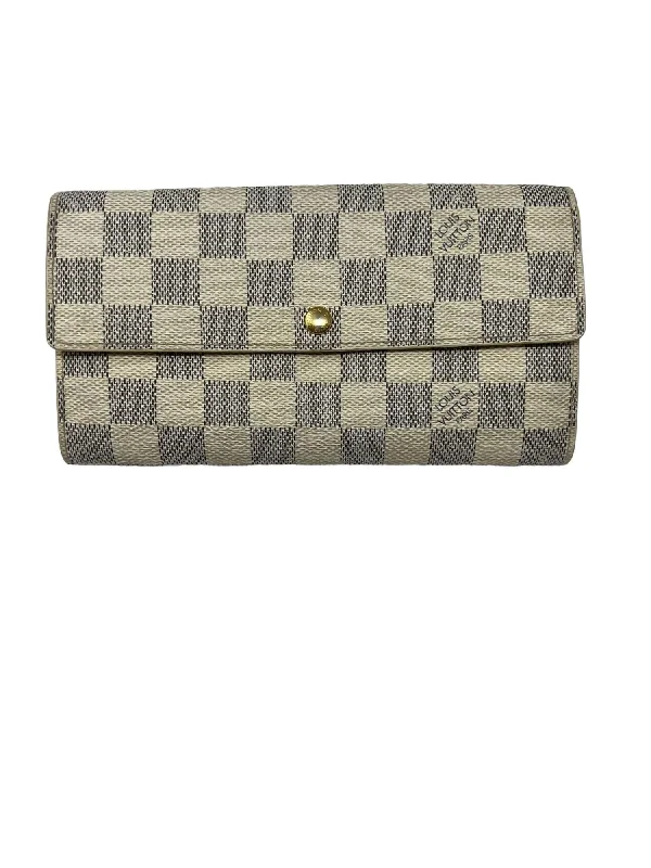 Women's money clip for a back - to - school accessoryPre-Loved Sarah Wallet In Light Damier Women's money clip for a back - to - school accessoryPre-Loved Sarah Wallet In Light Damier