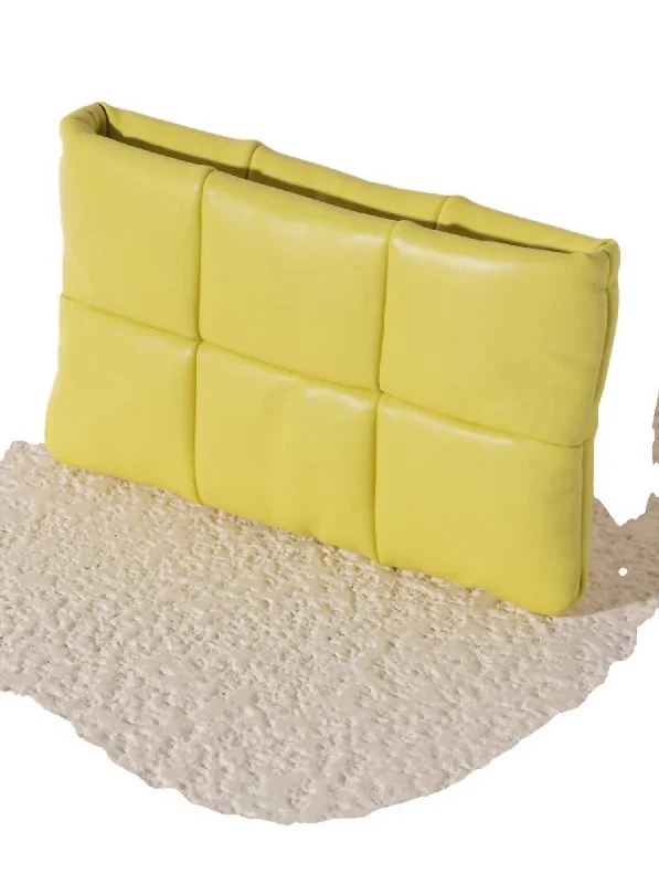 Women's money clip for a night - out on the town​Women's Robin Zip Pouch Bag In Lime