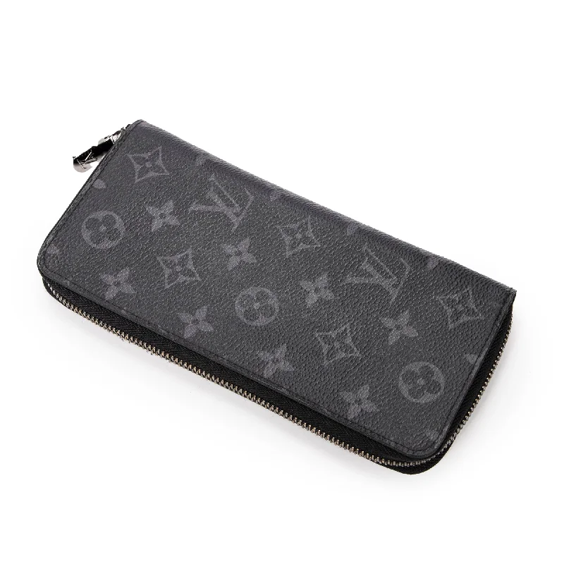 Women's money clip with a fingerprint - resistant finish​Zippy Wallet Vertical