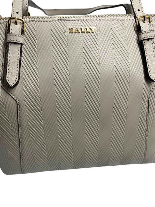Faux Fur - Trimmed Tote Bag in White for a Cozy Winter LookBally Samirah 6232741 Ladies Caillou Bovine Split Embossed Tote Bag Faux Fur - Trimmed Tote Bag in White for a Cozy Winter LookBally Samirah 6232741 Ladies Caillou Bovine Split Embossed Tote Bag