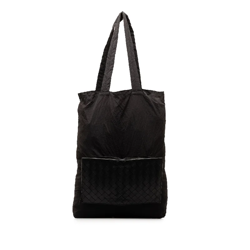 Faux Fur - Trimmed Tote Bag in White for a Cozy Winter LookBlack Bottega Veneta Intrecciato and Nylon Foldable Tote Faux Fur - Trimmed Tote Bag in White for a Cozy Winter LookBlack Bottega Veneta Intrecciato and Nylon Foldable Tote