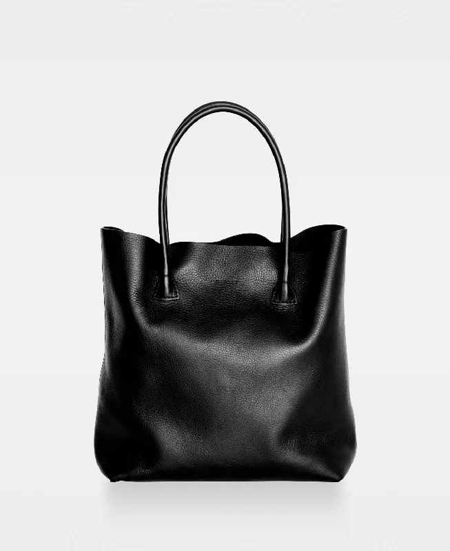 Quilted Tote Bag in Cream with Silver Hardware for a Classic and Sophisticated StyleELSA plain tote - Black
