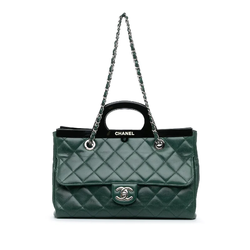Metallic Tote Bag in Rose Gold with Chain Handles for a Glamorous Night OutGreen Chanel Small Glazed Calfskin CC Delivery Tote Satchel Metallic Tote Bag in Rose Gold with Chain Handles for a Glamorous Night OutGreen Chanel Small Glazed Calfskin CC Delivery Tote Satchel