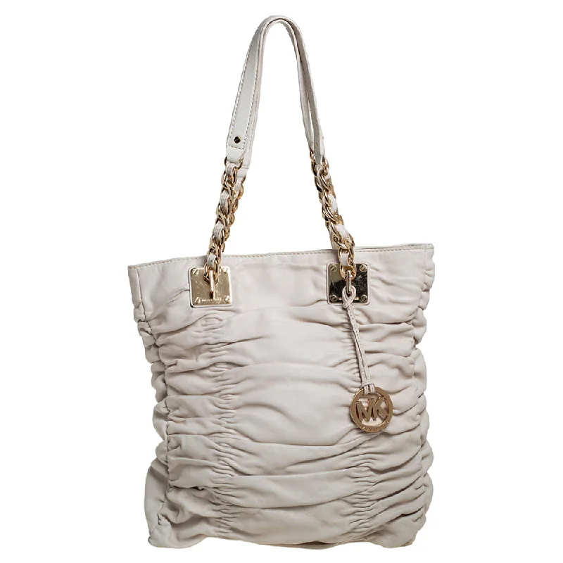 Quilted Tote Bag in Cream with Silver Hardware for a Classic and Sophisticated StyleMichael Michael KorsPleated Leather Chain Tote