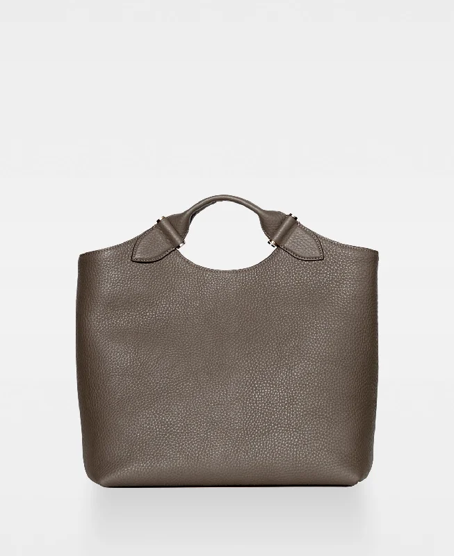 Quilted Tote Bag in Cream with Silver Hardware for a Classic and Sophisticated StyleSTELLA big tote - Clay