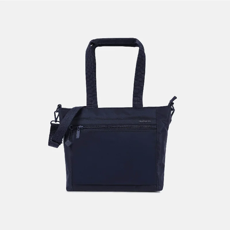 Faux Fur - Trimmed Tote Bag in White for a Cozy Winter LookZOE