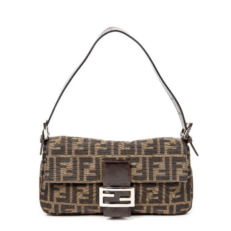 Pvc Shoulder Bag in Clear with Glitter for a Fun and Modern LookBaguette
