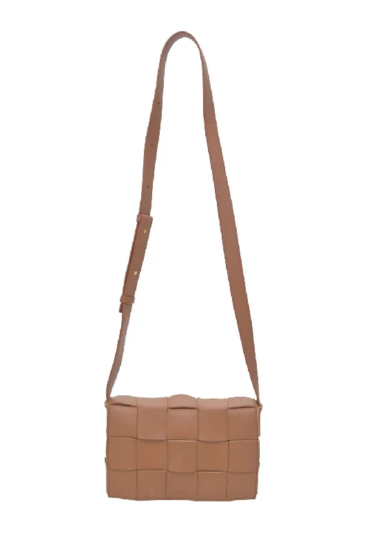Quilted Shoulder Bag in Cream for a Classic and Elegant Look[WB6350] Bottega Veneta | Cross-Body Bag