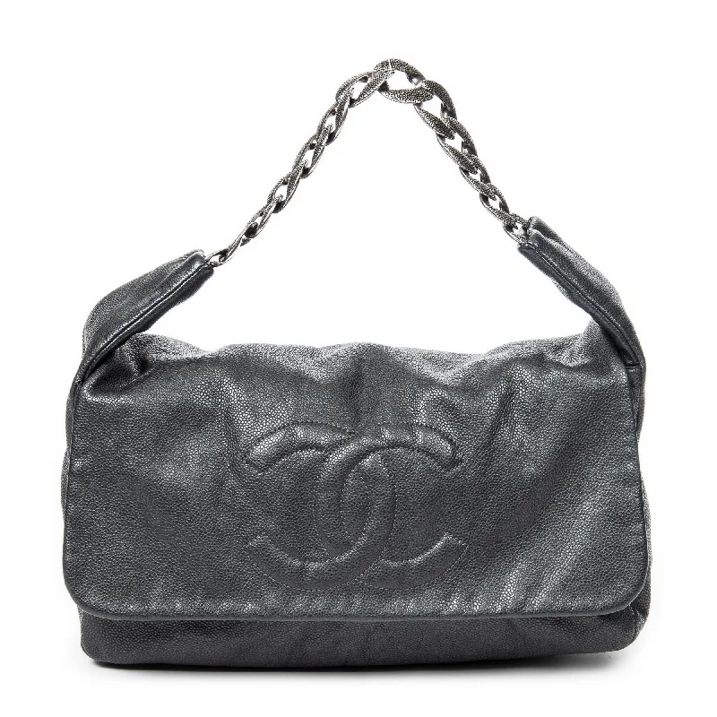 Pvc Shoulder Bag in Clear with Glitter for a Fun and Modern LookCC Caviar 31 Flap