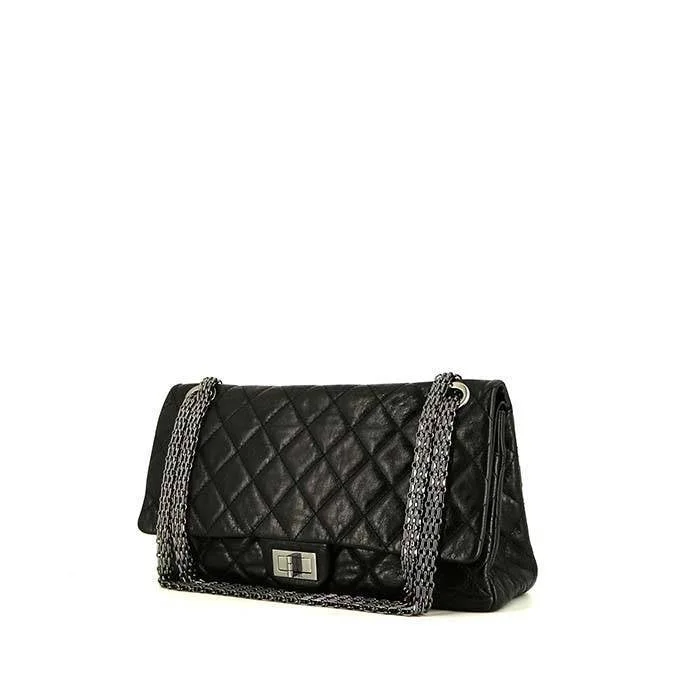 Women's Shoulder Bag with Floral Embroidery in Purple for Spring WalksChanel 2.55 shoulder bag in black quilted leather Women's Shoulder Bag with Floral Embroidery in Purple for Spring WalksChanel 2.55 shoulder bag in black quilted leather