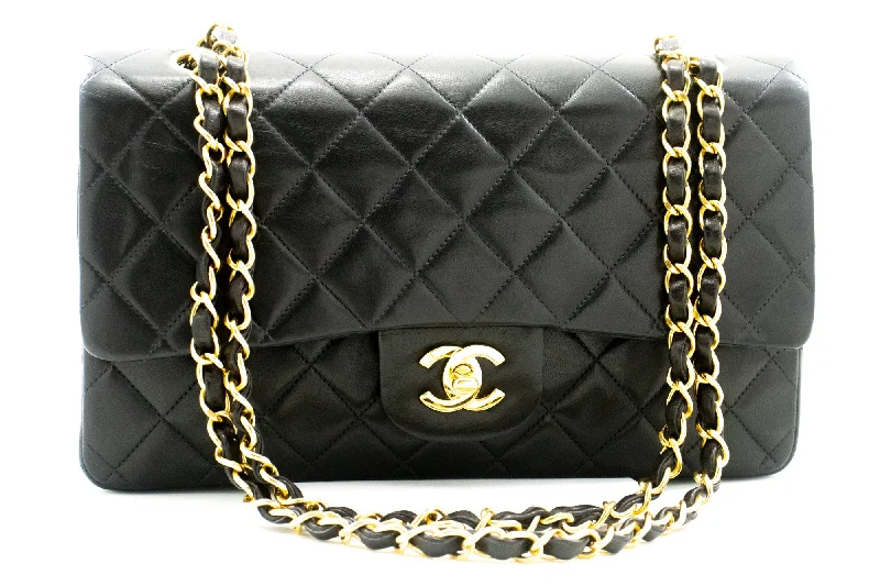 Women's Shoulder Bag with Faux Fur Strap in White for Winter StyleChanel Double Flap Leather Shoulder Bag (Pre-Owned) Women's Shoulder Bag with Faux Fur Strap in White for Winter StyleChanel Double Flap Leather Shoulder Bag (Pre-Owned)