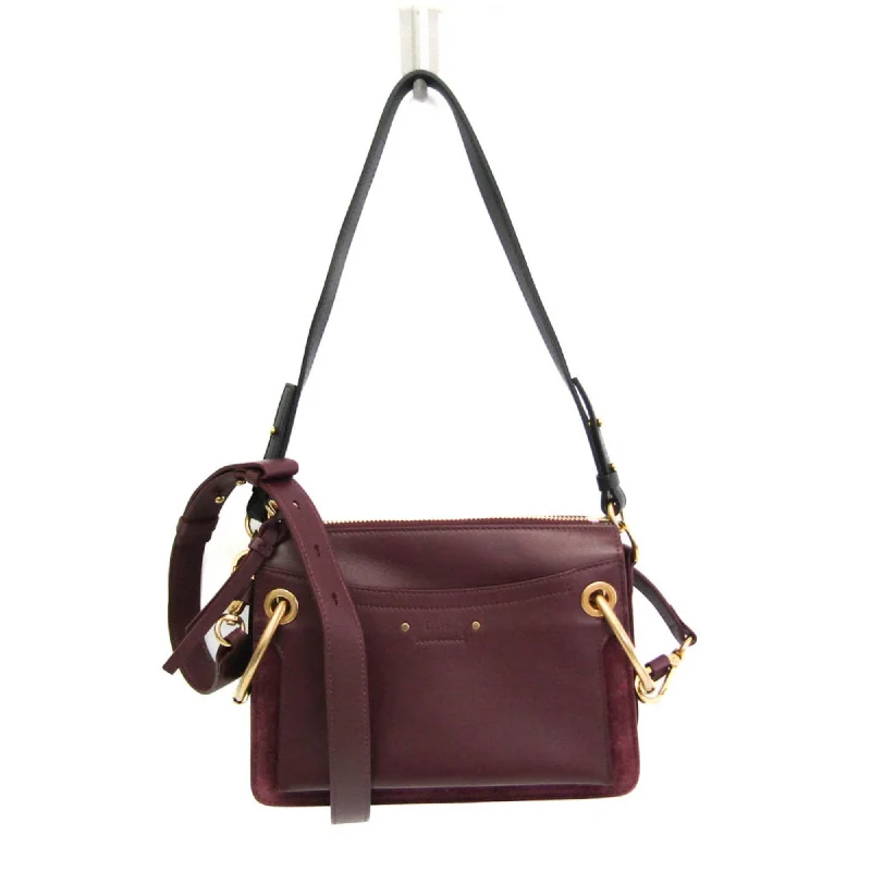 Leather Shoulder Bag with Magnetic Closure in Black for Quick AccessChloé Roy Leather Shoulder Bag (Pre-Owned) Leather Shoulder Bag with Magnetic Closure in Black for Quick AccessChloé Roy Leather Shoulder Bag (Pre-Owned)