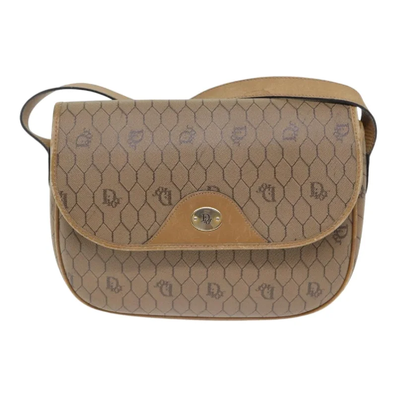 Women's Shoulder Bag with Faux Fur Strap in White for Winter StyleDior Honeycomb Canvas Shoulder Bag (Pre-Owned) Women's Shoulder Bag with Faux Fur Strap in White for Winter StyleDior Honeycomb Canvas Shoulder Bag (Pre-Owned)