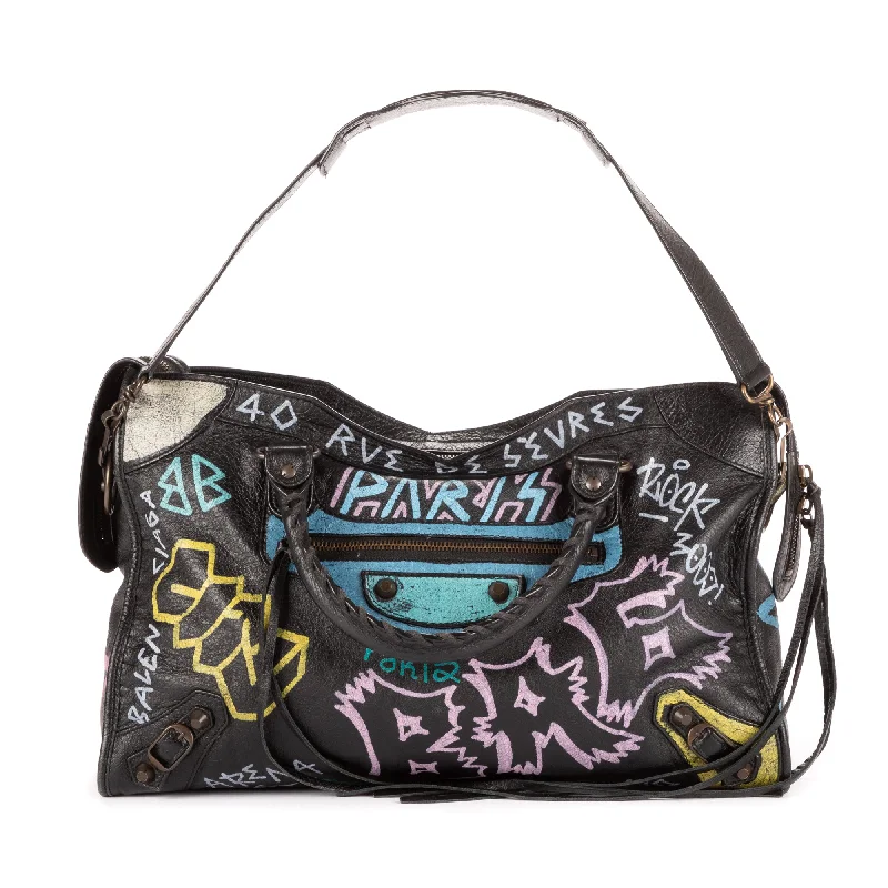Shoulder Bag with Geometric Pattern in Multicolor for a Contemporary StyleLtd. Ed. Grafitti City Shoulder Bag with Geometric Pattern in Multicolor for a Contemporary StyleLtd. Ed. Grafitti City
