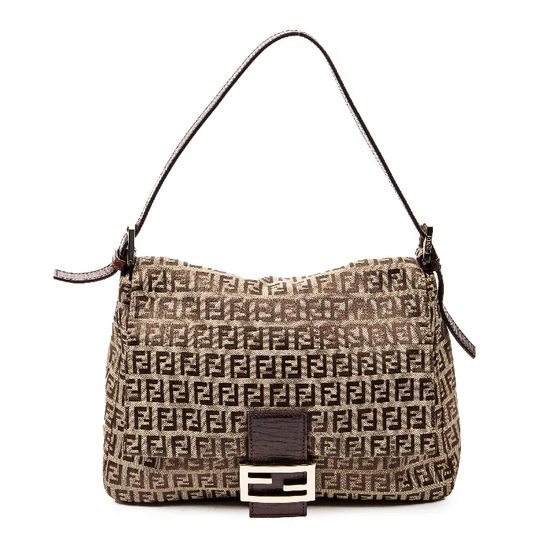 Shoulder Bag with Chain Strap in Silver for a Trendy AppearanceMama Forever