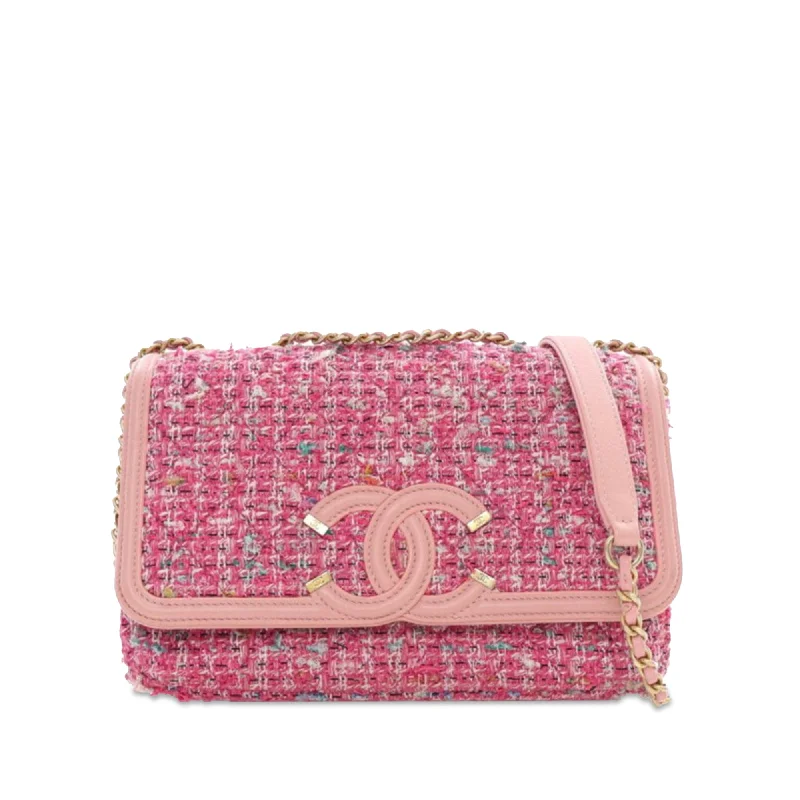 Leather Shoulder Bag with Magnetic Closure in Black for Quick AccessPink Chanel Medium Tweed CC Filigree Flap Shoulder Bag Leather Shoulder Bag with Magnetic Closure in Black for Quick AccessPink Chanel Medium Tweed CC Filigree Flap Shoulder Bag