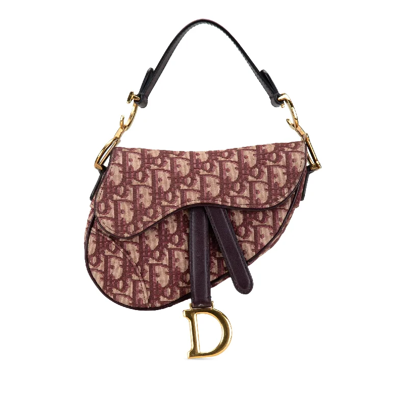 Crossbody Shoulder Bag in Black Leather with Gold Hardware for Night OutsRed Dior Mini Oblique Saddle Shoulder Bag