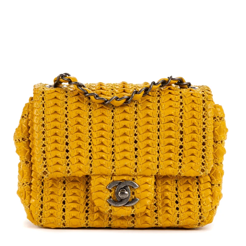 Women's Shoulder Bag with Faux Fur Strap in White for Winter StyleSquare Flap Paris Seoul Crochet Women's Shoulder Bag with Faux Fur Strap in White for Winter StyleSquare Flap Paris Seoul Crochet
