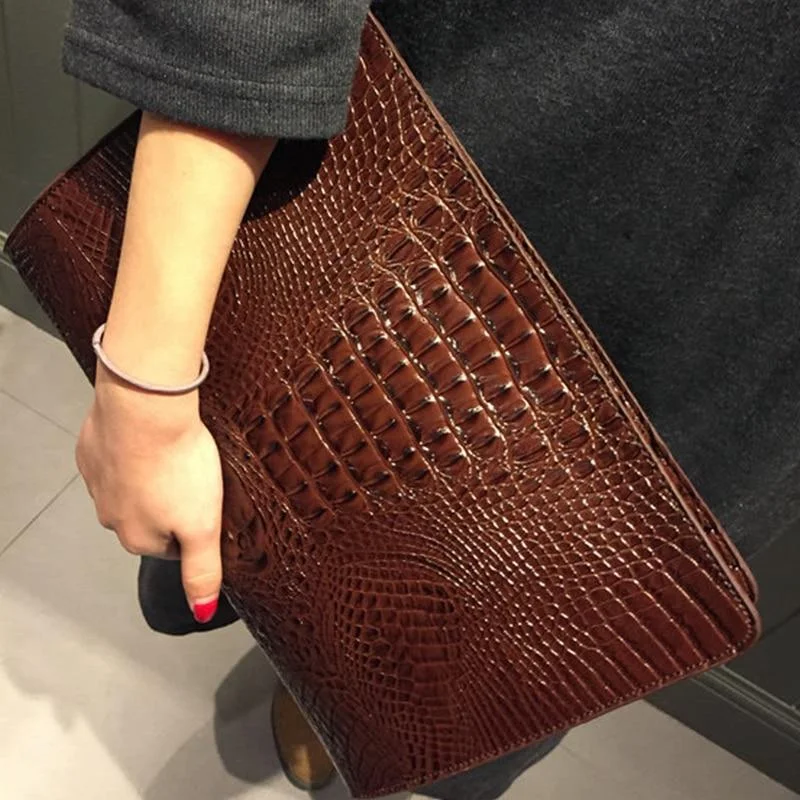 Women's Small Beaded Clutch in Silver for New Year's Eve PartyCE - 2021 CLUTCHES BAGS FOR WOMEN CS014 Women's Small Beaded Clutch in Silver for New Year's Eve PartyCE - 2021 CLUTCHES BAGS FOR WOMEN CS014