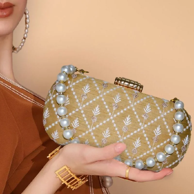 Leather Clutch with Chain Strap in Black for Cocktail PartiesAnara Capsule Clutch | Golden