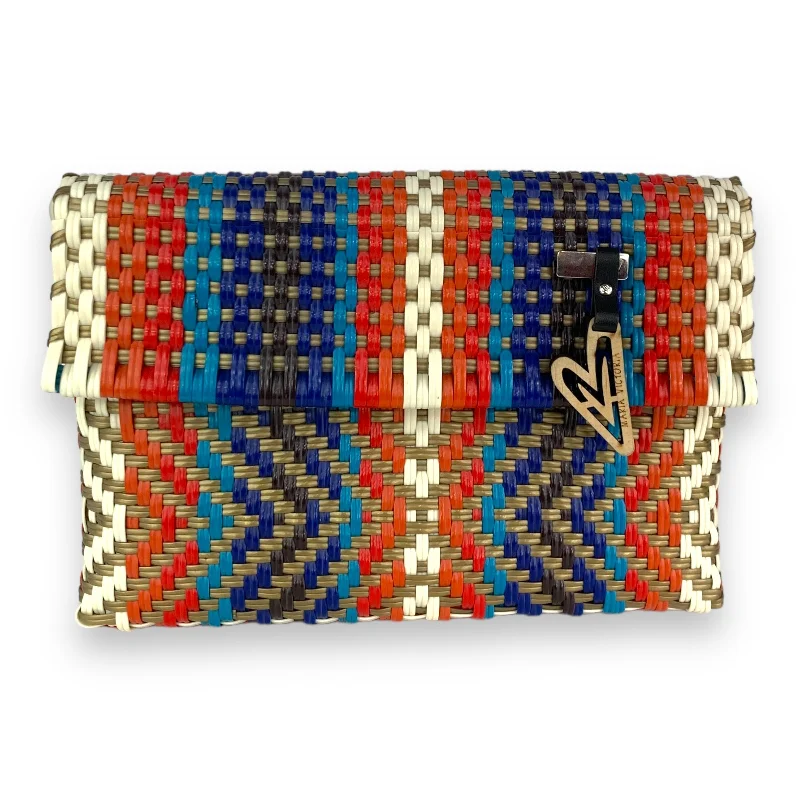 Women's Small Beaded Clutch in Silver for New Year's Eve PartyMaria Victoria | Caribbean DI | Upcycled, Handwoven, Clutch Women's Small Beaded Clutch in Silver for New Year's Eve PartyMaria Victoria | Caribbean DI | Upcycled, Handwoven, Clutch