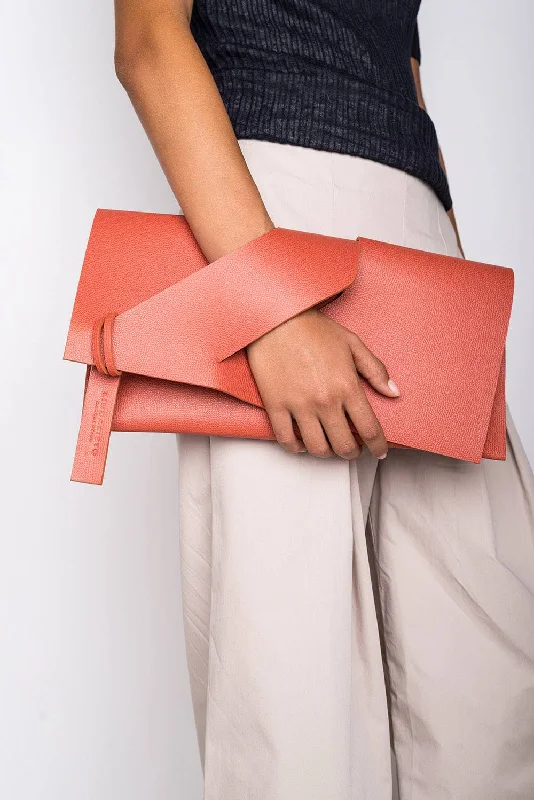 Floral - Printed Satin Clutch in Pink for Spring GalasDiagonal Slashed Clutch Borítéktáska - Size + Colour Options