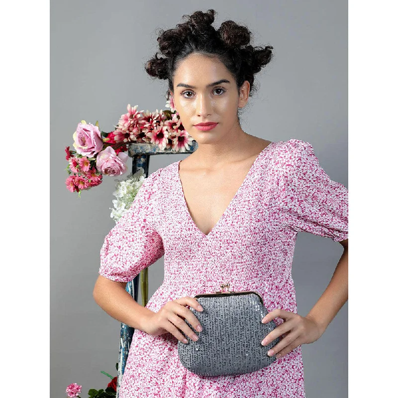 Quilted Leather Evening Bag in Gray for Sophisticated EventsOdette Exquisite Deep Silver Jazzy Clutch Bag