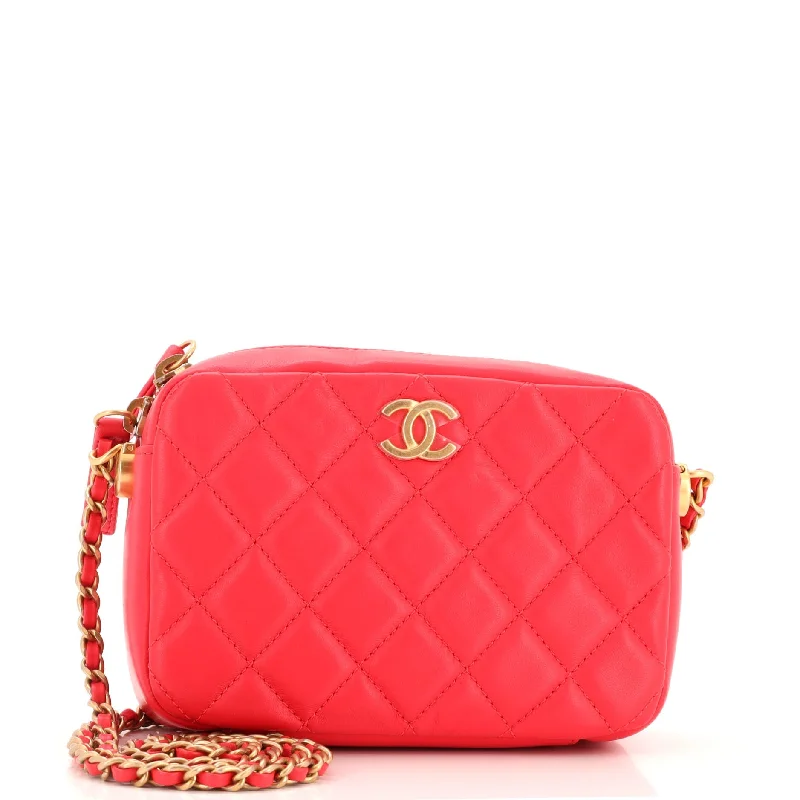 Women's Crossbody Bag with Chain Strap in Gold for a Glamorous TouchPearl Crush Camera Case Quilted Lambskin Small